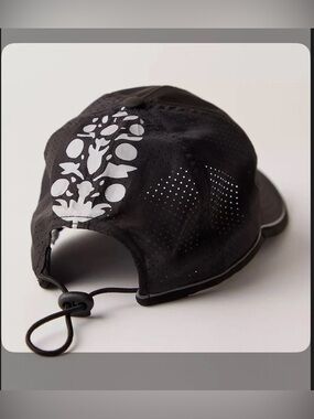 NWT Free People Jumpshot Bungee Black Baseball Cap.